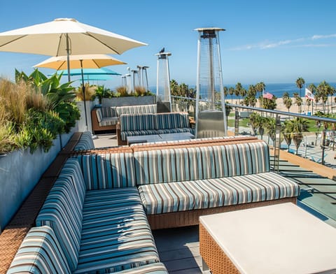 Rooftop Lounge