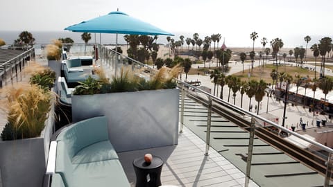 Rooftop Lounge