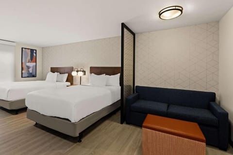 Double Queen Bed Room