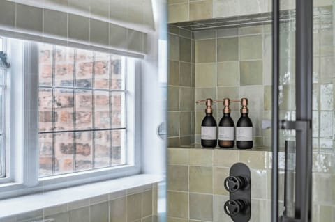 Chester Rose, Chester Apartment in Chester