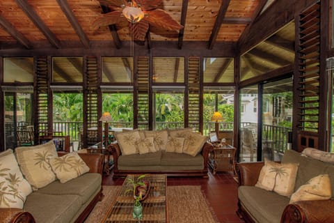 Wonderful living area offering a high ceiling and many windows!