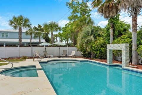 Surrounded by trees, wrapped in calm. (Seacrest)

