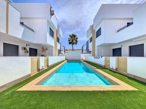 Stylish 3-bed penthouse apartment with pool near Mar Menor in San Pedro del Pinatar, ideal holiday rental for a relaxing coastal getaway.