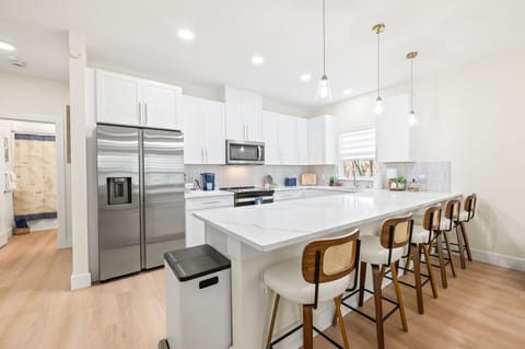 Full size kitchen for great cooking!