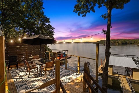 Lower back deck