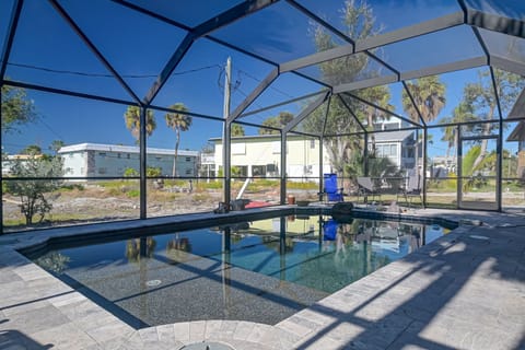 Relax in this Modern pool