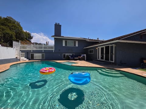 Huge Pool
