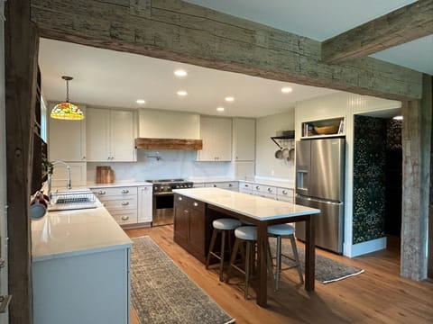 Large, fully equipped kitchen