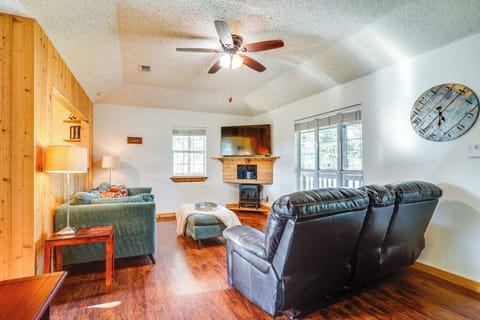 Azle Vacation Rental | 3BR | 2BA | 1,500 Sq Ft | 5 Steps to Enter