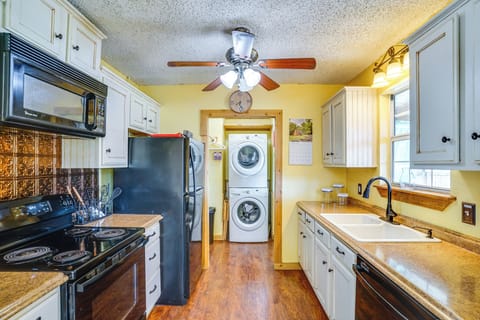 Kitchen | Toaster | Crockpot