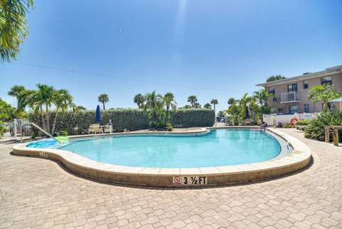 St. Pete Beach Vacation Rental | 2BR | 1BA | 750 Sq Ft | Stairs Required