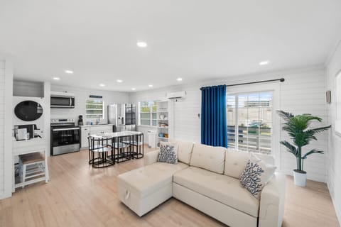 Living Room w/ Sleeper Sofa