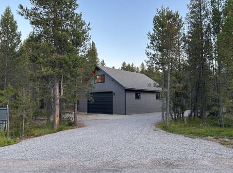 Entrance from the road.