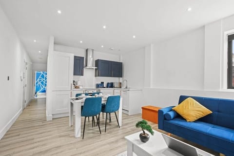 Living Room / Lounge