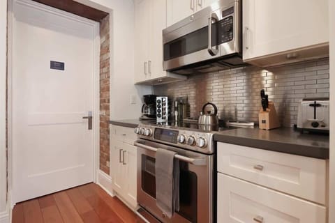 Knock up a gourmet meal with your  fully-equipped kitchen. The kitchen is stocked (200-piece culinary set) and has a full line of new appliances.