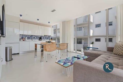 Welcome to 250 Collins by Roami!