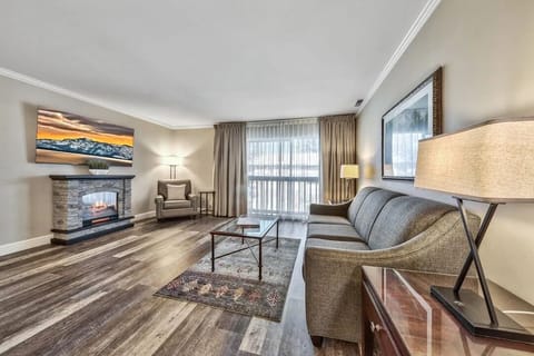 Living Area. Exact unit will be assigned upon arrival. Views, colors, and decor may vary.