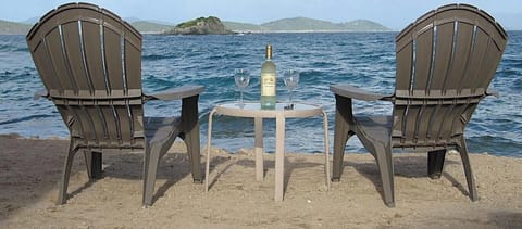 Welcome to our slice of paradise!
Evening Cocktails......can't beat that view!