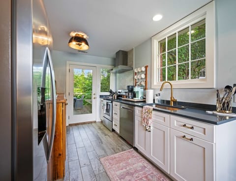 Fully equipped kitchen