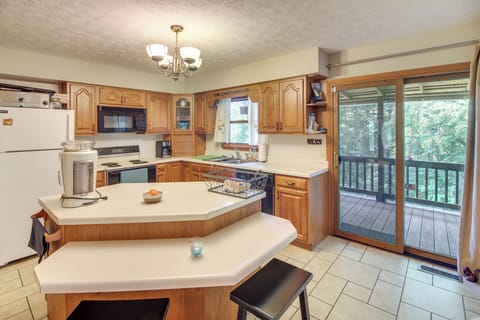 Kitchen | Main Level | Drip Coffee Maker | Blender | Cooking Basics