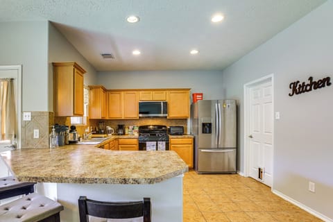 Kitchen | Breakfast Bar | Toaster | 1st Floor