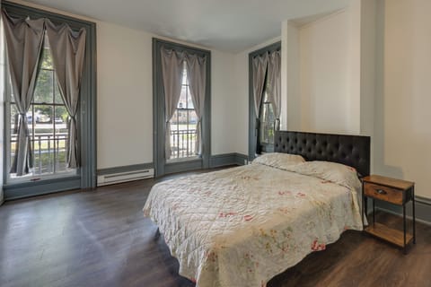 Bath Vacation Rental | 2BR | 1.5BA | 1,000 Sq Ft | 3 Steps to Enter