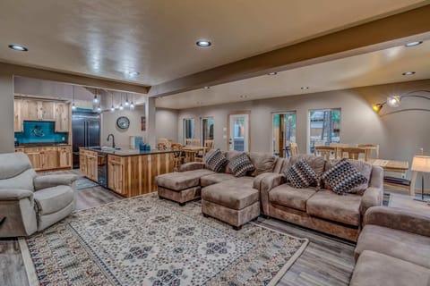 SM-072-Black-Butte-Ranch-OR-97759-Large-05