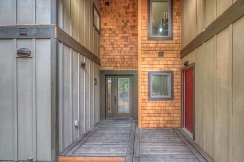 SM-072-Black-Butte-Ranch-OR-97759-Large-25