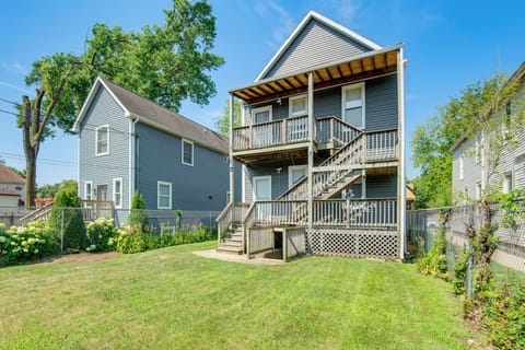 Property Exterior | Single-Story Apartment | Spacious Yard