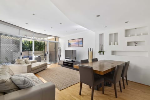 Dining and Lounge