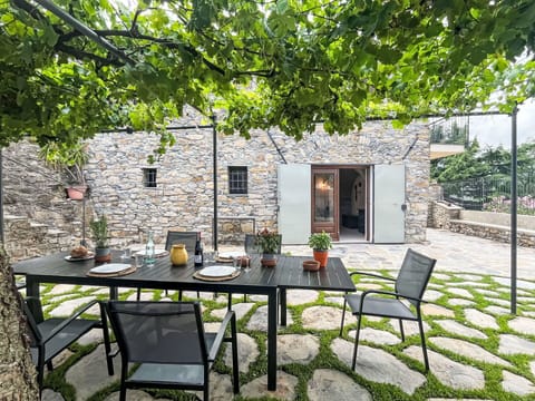 Flagstone, Door, Cobblestone, Stone Wall, Backyard, Garden, Shade, Driveway, Courtyard, Yard