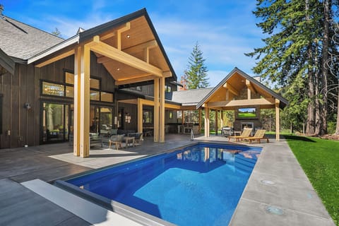1 More Pool Day. - Fantastic outdoor living space, and your own private pool!