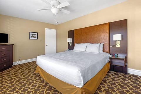 Relax with convenient in-room entertainment and uncluttered space.