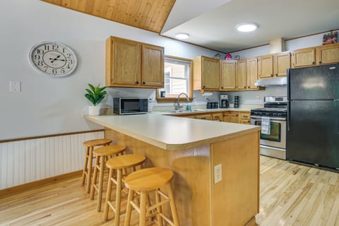 Kitchen | Trash Bags & Paper Towels | 1st Floor