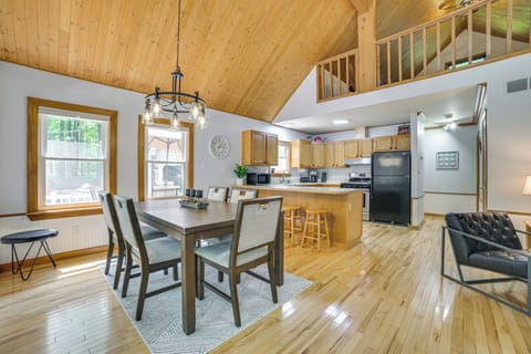 Dining Table | Dishware & Flatware | 1st Floor