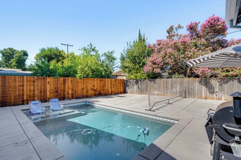 West Sacramento Vacation Rental | 3BR | 2BA | 1,008 Sq Ft | Half Step Required