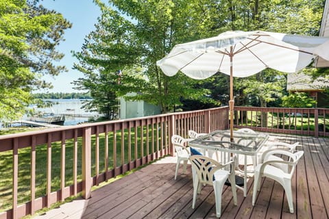 Phillips Vacation Rental | 3BR | 2BA | 1,100 Sq Ft | Stairs to Enter