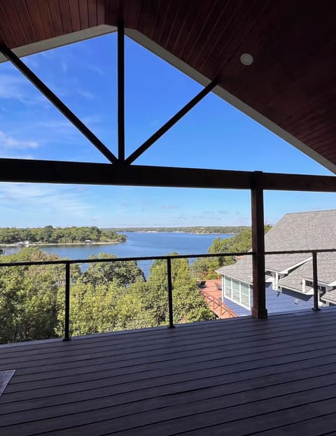 Amazing views of the tree lined lake 
