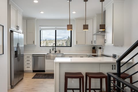 Kitchen Island with Sitting for 3