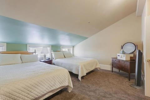 Two Queen Bed