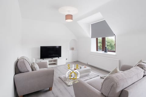 Living Room / Lounge