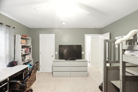 Indoors, Screen, TV, Furniture, Living Room