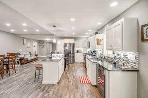 Kitchen | Family Room | Dining Area