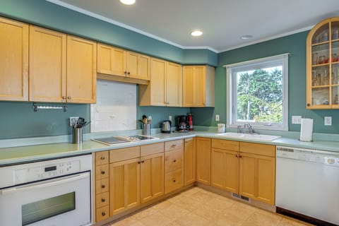 Kitchen | 2nd Floor | Drip Coffee Maker | Cooking Basics