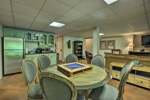 Game Room | Pool Table | Lounge Area with Smart TV