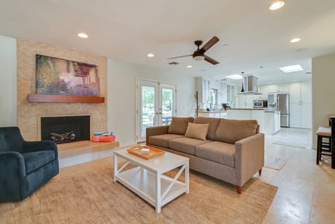 Living Room | Free WiFi | Central Heating & A/C | 2 Queen Sleeper Sofas