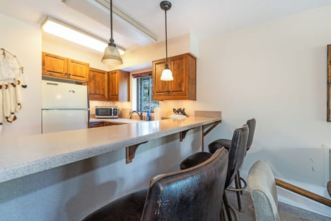 Bar seating in the kitchen | Exterior