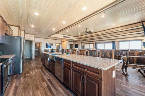 Lots of counter space for prepping all your food!