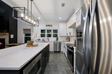 cbf58cb0-b7f8-477b-89ef-98de4f507820