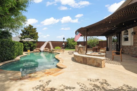  Resort-Style Backyard Paradise!